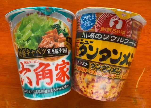 「六角家」と「元祖ニュータンタンメン本舗」のカップ麺。「再現系商品」として販売中だ