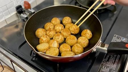 ありふれた冷凍たこ焼きもこうやって調理すれば…※麦ライスさん提供