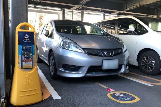 月極駐車場の一角に設置されたカーシェアリングの駐車場。いま全国的に増えている。