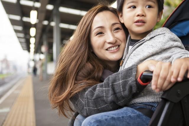 両親は揃っていなくても当たり前！…シングルマザーが伸び伸び生活できる、海外と日本との違い