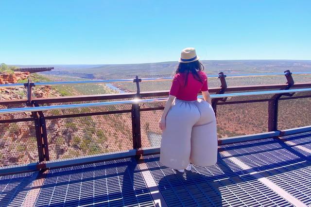 ジブリの一コマのような姿になったというユニクロのパンツ（えどまゆさん提供）