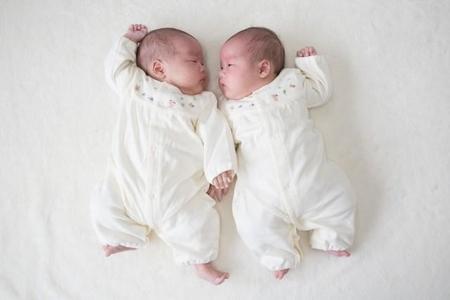 双子は単体の妊娠よりもさまざまなリスクを伴います…