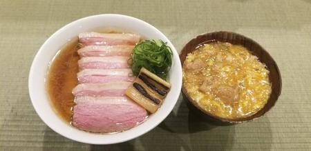 「鴨to葱」の人気メニュー「鴨コンフィ麺＋小親子丼」のセット