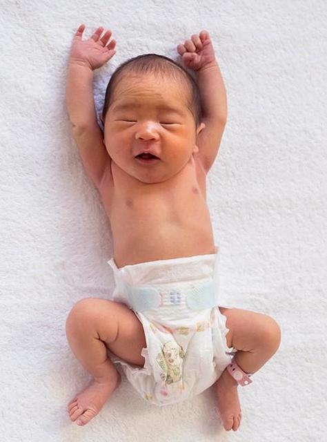 大きなあくびにシワシワの小さな手　令和元年生まれの赤ちゃん108人に癒され元気になる写真展