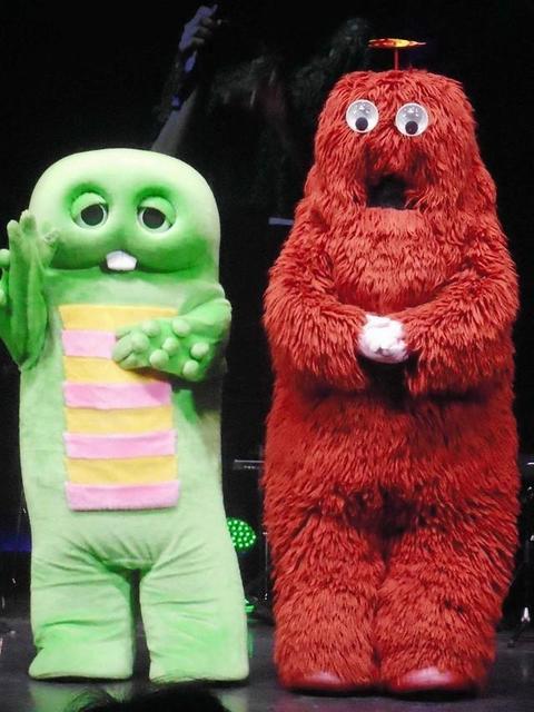 嘘だろ…？色見本の中に突如現れたガチャピン！「ガチャピン様の許諾を  