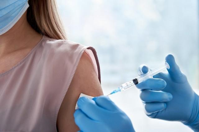 新型コロナウイルスのワクチン接種が進んでいる米国(insta_photos/stock.adobe.com)