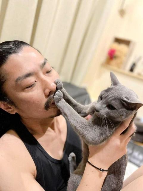 パンサー・菅、番組の企画で愛猫と運命の出会い　ツンデレにきゅん「僕のことを湯たんぽと思っている」