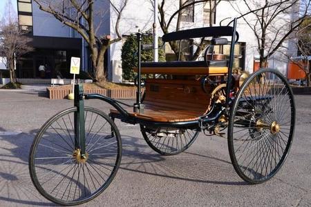 パテント・モトール・ヴァーゲンのレプリカ。実際にエンジンも稼働する