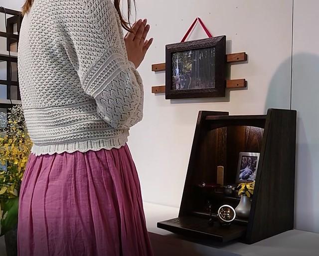 家具の街で知られる福岡県大川市の桐里工房が「ネコ仏壇」を製作。5月からクラウドファンティングサイト「CAMPFIRE」で販売中（提供写真）