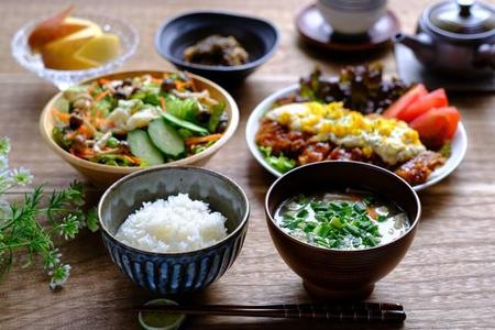 日々、色とりどりの食事をとるのは日本人の理想ですが…