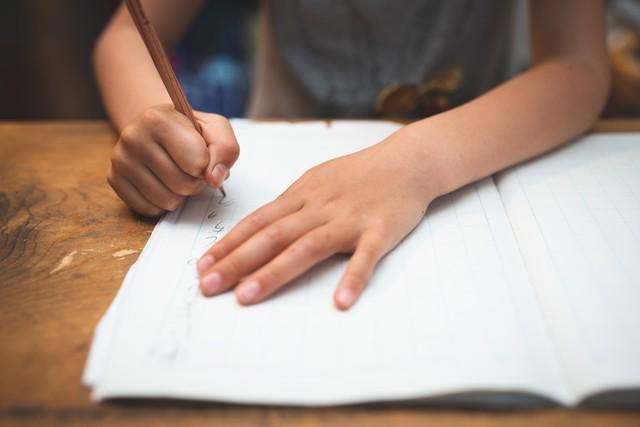 【イメージ写真】小学4年生が考えた時候のあいさつとは…(hakase420/stock.adobe.com)