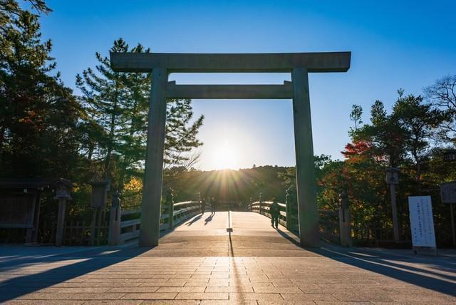 伊勢神宮は1300年にわたって20年に一度「社殿の新調」を繰り返してきた（oben901/stock.adobe.com）