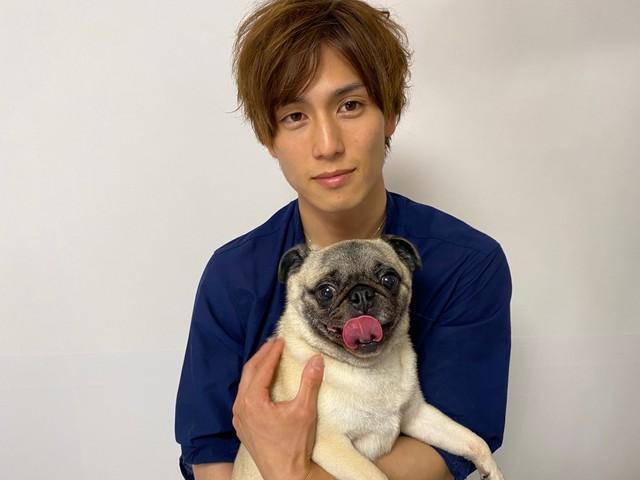 抱っこされるワンちゃんがうらやましい ボートレース界の超絶イケメン 飛躍の裏に愛犬4匹の存在 ライフ 社会総合 デイリースポーツ Online