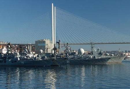 ロシア・ウラジオストクに停泊する太平洋艦隊の軍艦（2020年1月2日）=(c)chemekau/123RF.COM