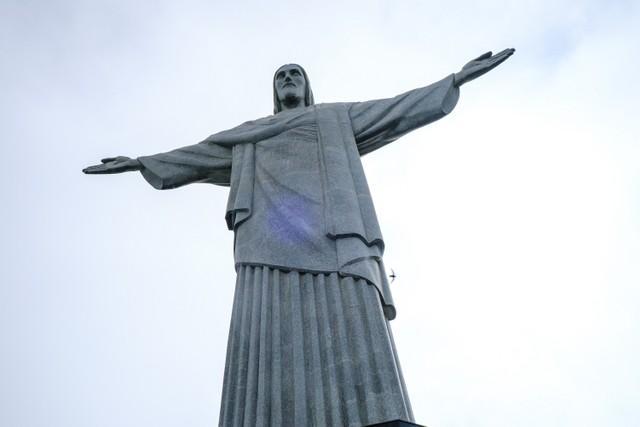 ブラジル・リオのキリスト像があの大物歌手のポーズにそっくり？　マツケン＝神説が降臨
