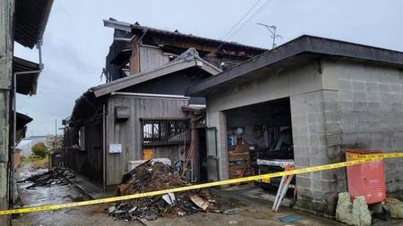 小学生と思われる２遺体が発見された兵庫県加古郡稲美町の火災現場(撮影・小川泰平)