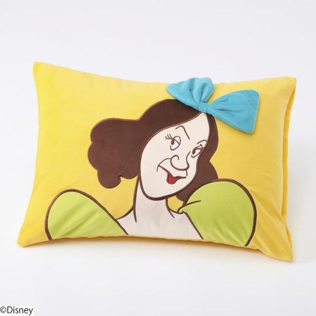 しまむらが販売したシンデレラの義姉ドリゼラの枕。リボンが立体的で素敵！