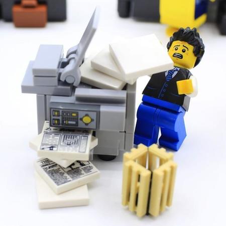 印刷での困りごとは…お仕事ではあるあるですよね（Lewis Tse Pui Lung - stock.adobe.com）