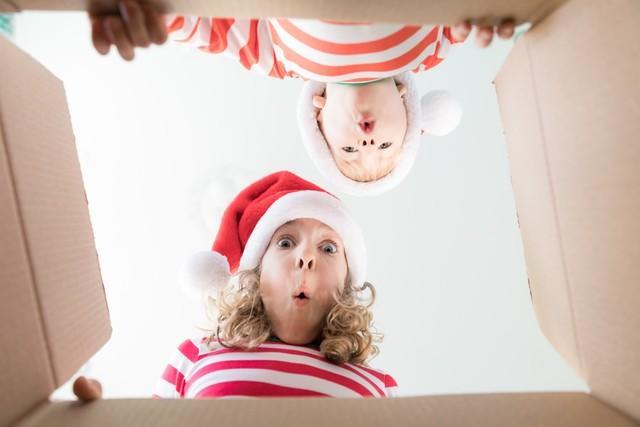 子どもへのクリスマスプレゼント…どこに隠していましたか？　見つかったときの言い訳は「サンタクロースから預かった」