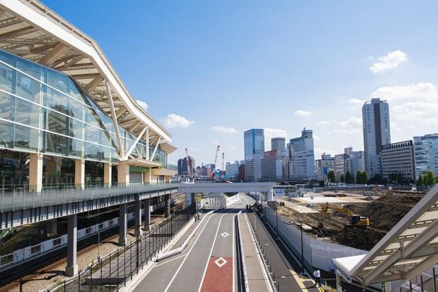 駅周辺のマンションの値上がり率が、山手線全駅の中で最も高くなった「高輪ゲートウェイ駅」（mochi/stock.adobe.com）