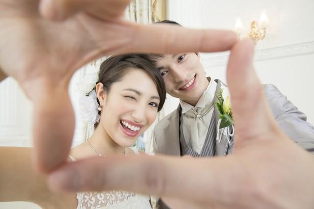 新成人の8割近く「25歳～30歳の間に結婚をしたい」　男女ともに一番結婚したい年齢は…？