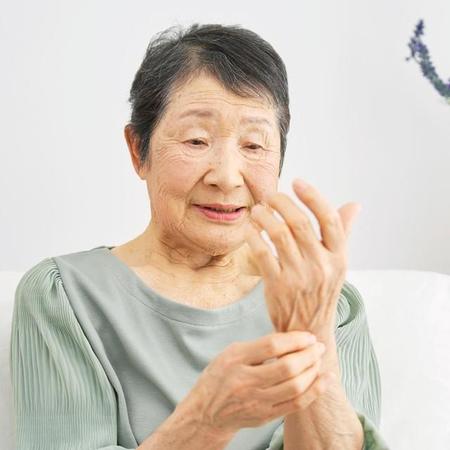 すぐ治ったとしても…必ず脳神経外科を受診して適切な治療をすることが大切です　※画像はイメージです（siro46/stock.adobe.com）