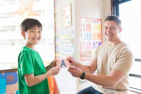 2020年から小学校で学ぶ英語の学習内容は大きく変わりました　※画像はイメージです（One/stock.adobe.com）