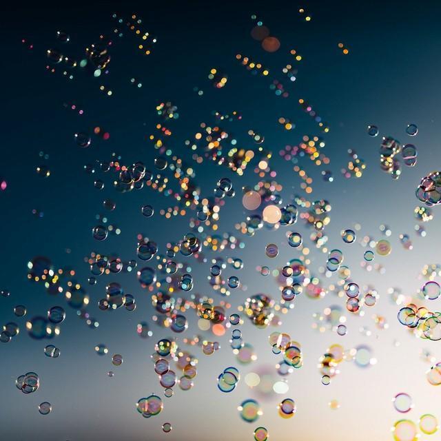 ビー玉？宝石？いいえ、シャボン玉です！！　画像提供／Takumitsu Kazuno