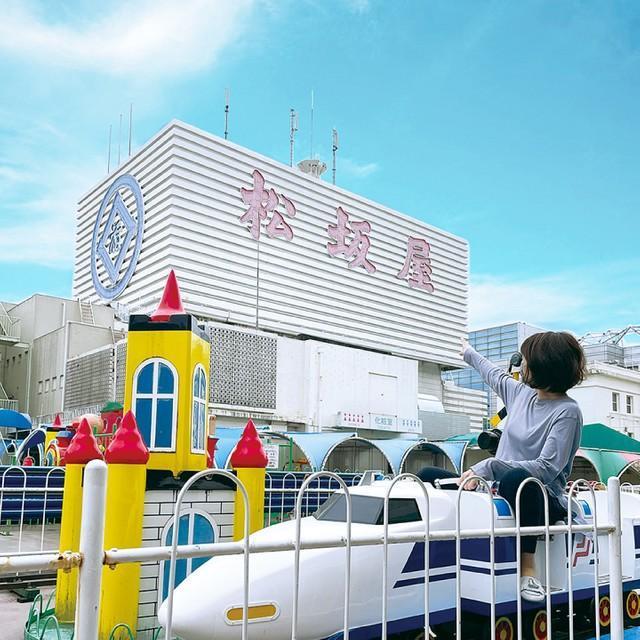 昔ながらの松坂屋ロゴが懐かしさを感じる屋上遊園（提供）