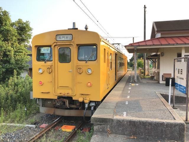 小野田線を走る123系（タロケン/stock.adobe.com）