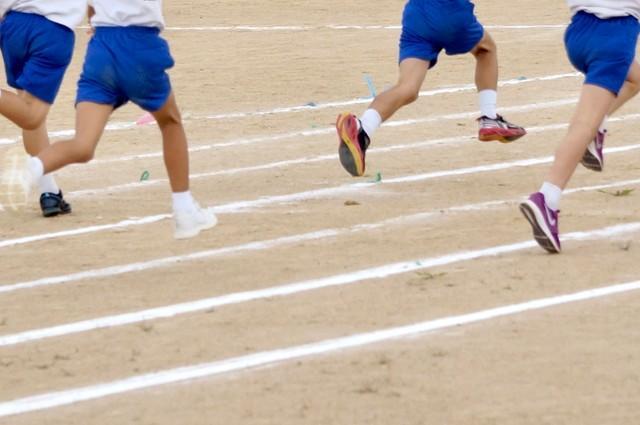 かけっこの練習でどうしても一番になれないと泣く娘…意外なその理由は？（イメージ画像）