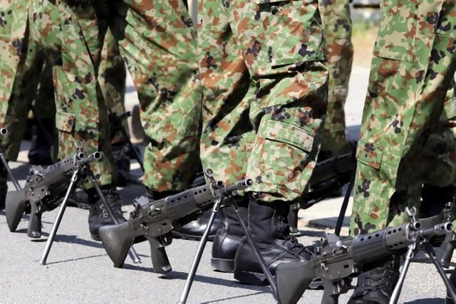何年勤務しても銃をつくれるようにはならない（写真は陸上自衛隊）