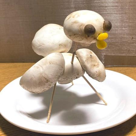 目はしめじ、くちばしはコーンです（画像提供：関口かんこさん）