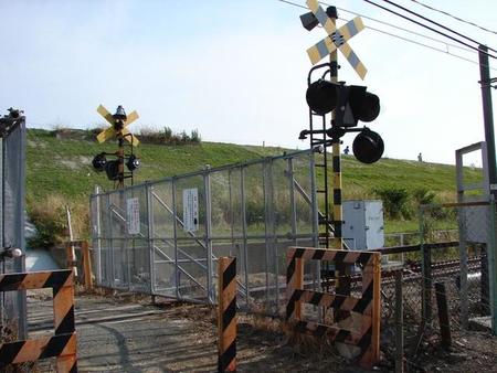 廃止後しばらくは信号機や踏切が残っていた（2009年6月17日撮影）