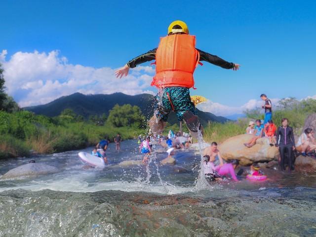 ライフジャケットは必須です！！！！！（Hideomi/stock.adobe.com)