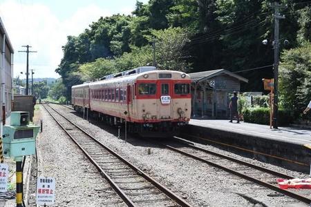 いすみ鉄道は、観光急行が好評であったため、JR西日本からキハ28を譲渡してもらった