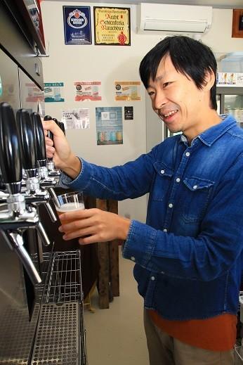 こだわりのクラフトビールを→マイ水筒に♪「量り売り専門店」じわり増加　背景にコロナ禍でのテイクアウトブーム