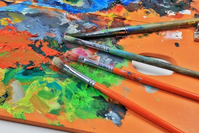 美大生という個性を持った若者たちの間にも、一定の共通した傾向が見られるようです（イメージ画像）