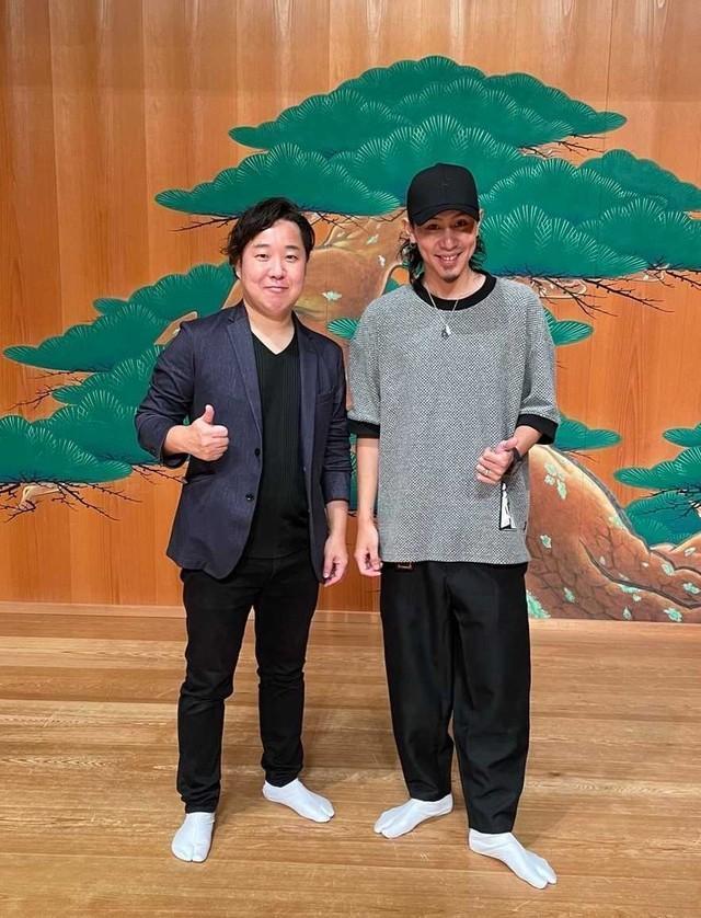 近本美幸さんと司会も担当するマジック＆イリュージョンの峰龍さん（写真右）