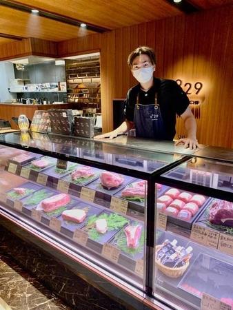 「肉のテーマパークをつくりたかった」という鈴木颯太店長