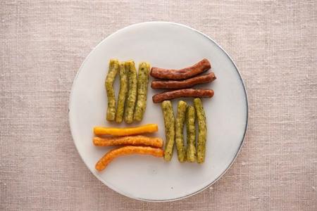 かりんとう、と聞いて思い浮かぶのはこんな棒状でしょうか（Emiko Suzuki/stock.adobe.com)