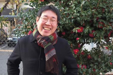 桂小鯛さんは1984年岡山県倉敷市出身、2007年6月桂塩鯛師匠（当時、桂都丸）に入門