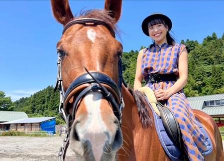 馬の脚元を守る装蹄というお仕事　乗馬クラブの投稿がSNSで話題　「職人さんの技ってすごい」「難しそうなお仕事だ」