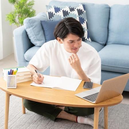 社会人1500人が選んだ「スキルアップに役立つと思う資格」ランキング　3位「TOEIC」、2位「FP」