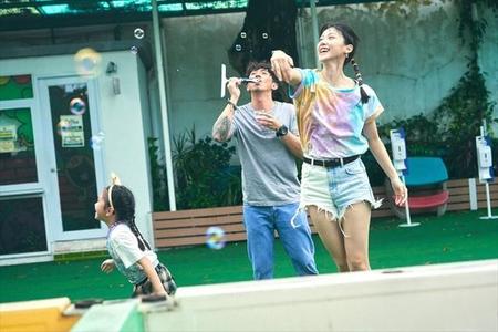 ショートヘアでMV出演「深津絵里さんに似てるね」　香港映画『星くずの片隅で』のアンジェラ・ユン　来日回数は数知れず「下北沢が大好き」