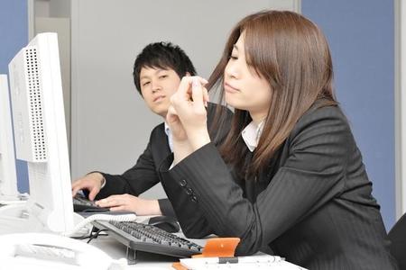 残業するために”ダラダラ仕事をする人”…2人に1人が「会社にいる」と回答　残業したい人の理由とは