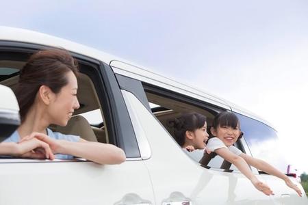 【家族との長距離ドライブ】使うクルマのタイプは「ミニバン」が最多　安全運転支援システムの搭載率は？