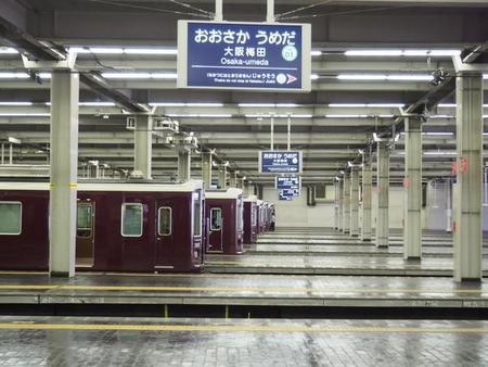 阪急・神戸三宮駅の駅アナウンスは、ほかの駅と少し違う…「〇号線」ではなく「〇番ホーム」と放送される理由