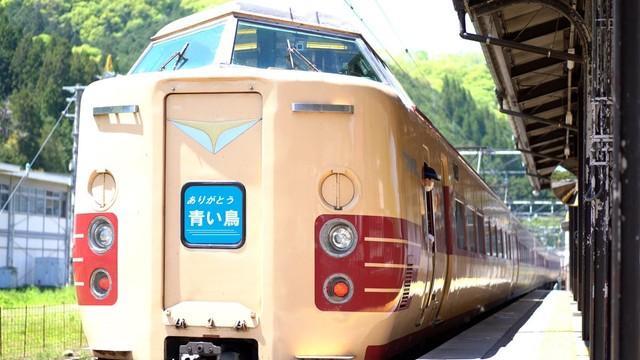 JR西日本がツイートした「ありがとう青い鳥」列車。これは一体…（提供画像）