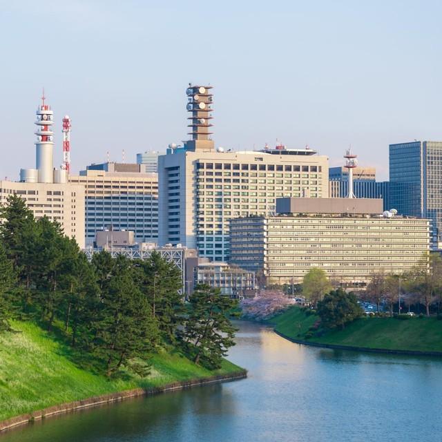 霞が関のビル群…国家公務員の働き方はこの10年でどう変わったのでしょうか？　※画像はイメージです（onotorono/stock.adobe.com）